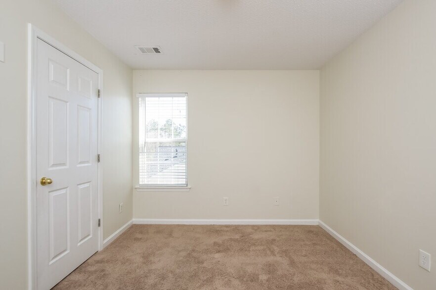 Building Photo - 118 Bainbridge Ct
