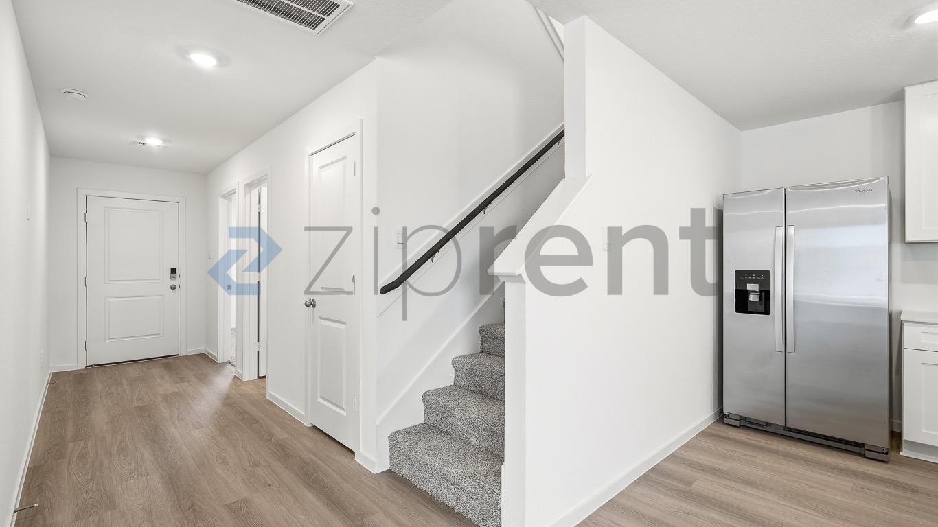 Building Photo - Unit