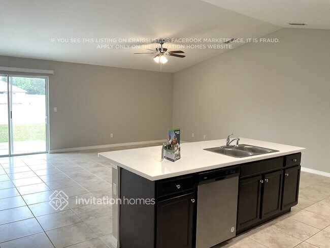 Building Photo - 842 Starland St SE