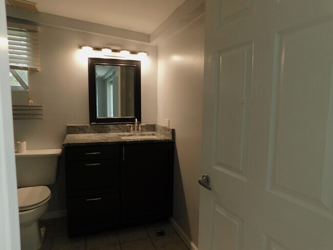 master bath - 4173 Highland Loop