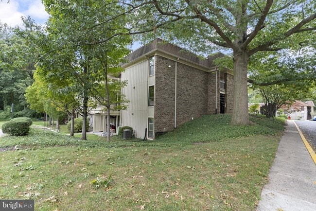 Building Photo - 5766 Rexford Ct