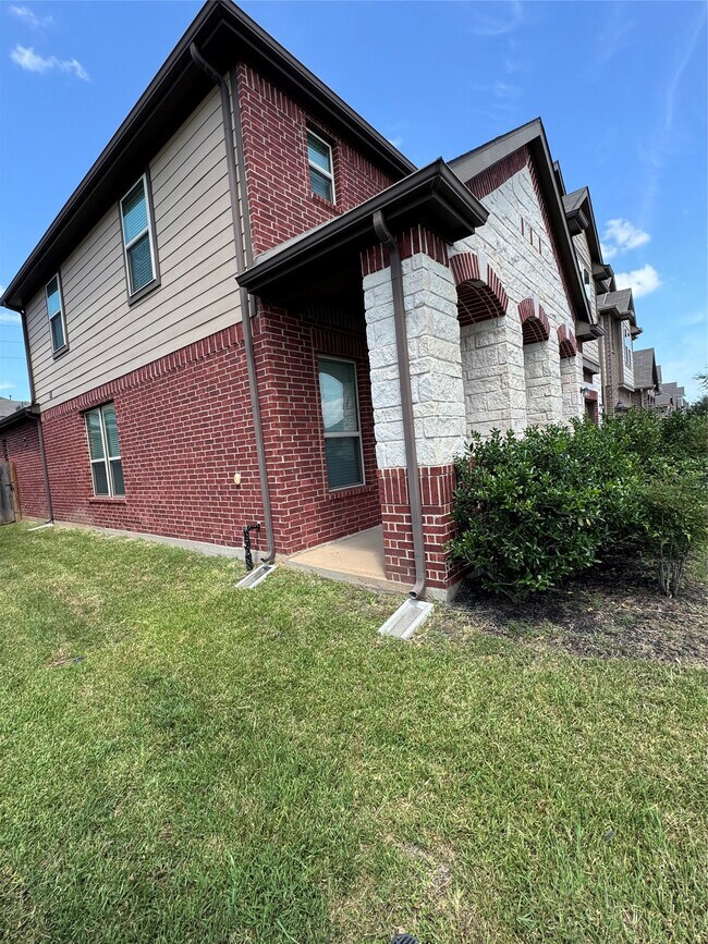 Building Photo - 22626 Williams Oak Ln