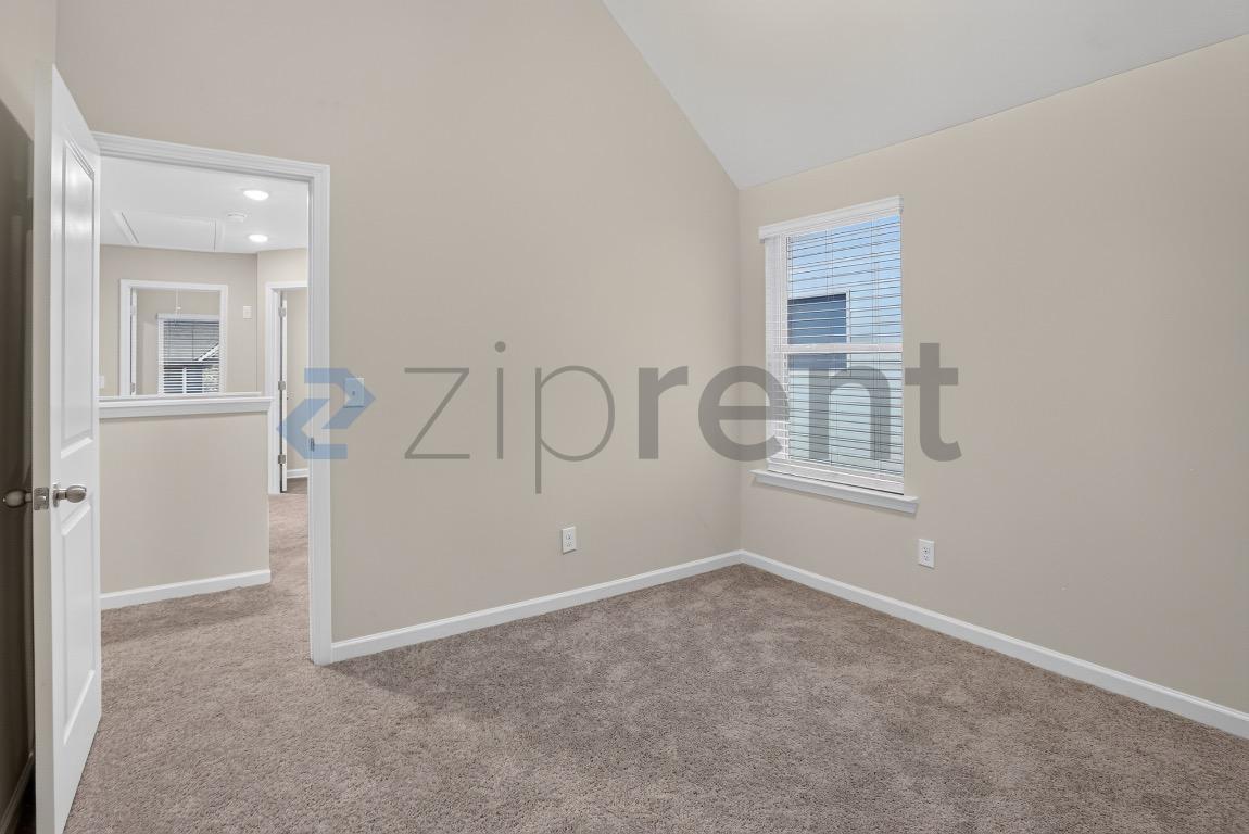 Building Photo - Unit