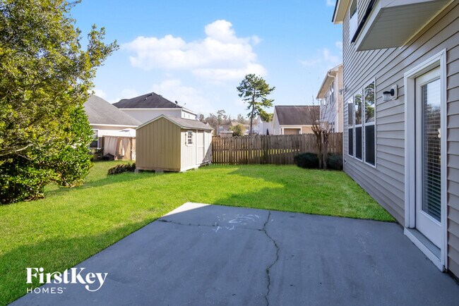 Building Photo - 302 Oglethorpe Cir