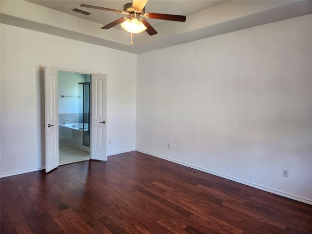 Building Photo - 209 Meadows Dr