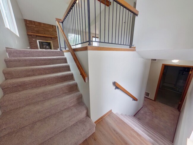 Building Photo - 1730 S Beech Ct