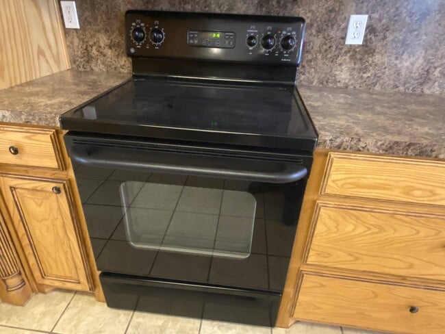 Building Photo - 6012 Remington N Cir