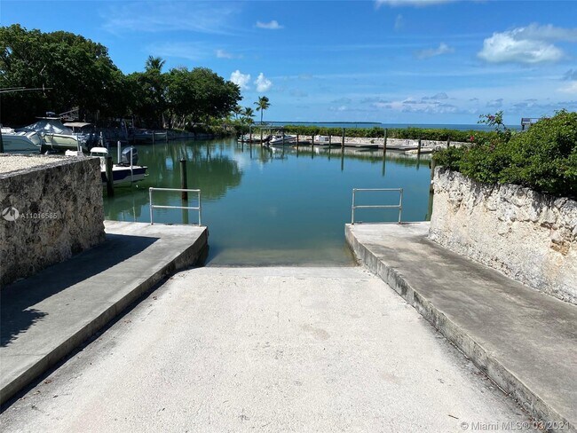 Building Photo - 2 Flamingo Hammock Rd