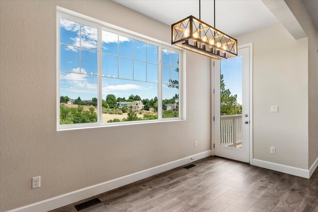 Building Photo - 5355 Canyon View Dr