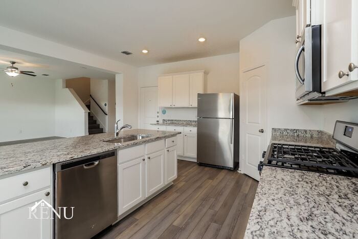 Building Photo - 3026 Jackson Smt