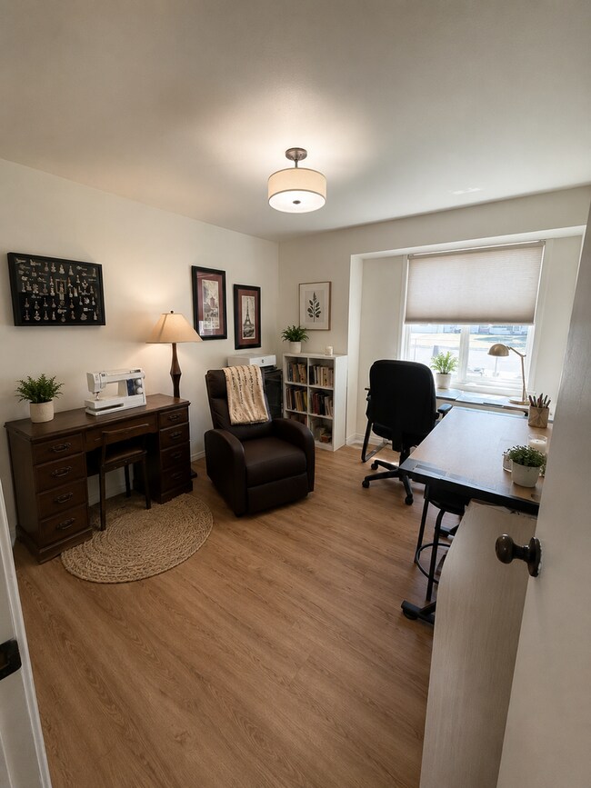 Building Photo - Spacious Kennewick Home with RV Parking & Incredible Outdoor Living!