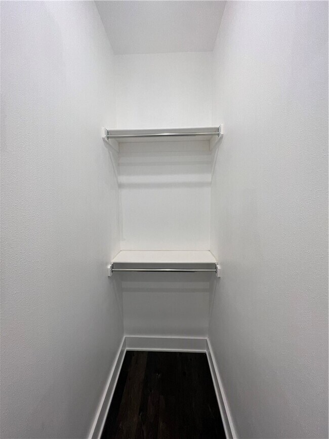 Building Photo - 1390 S Duncan Ave