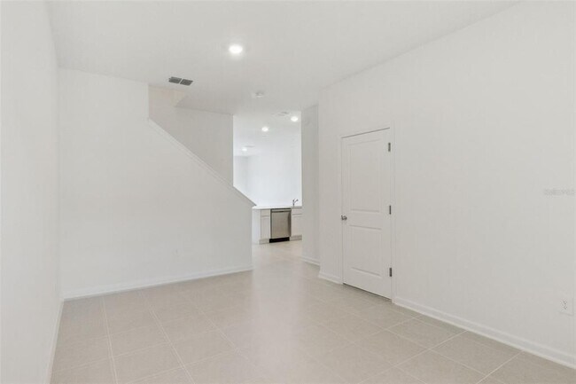 Building Photo - 2701 Skyline Lp