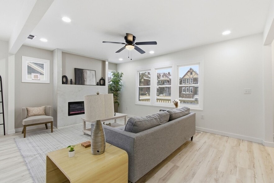 Building Photo - 12611 Stoepel St