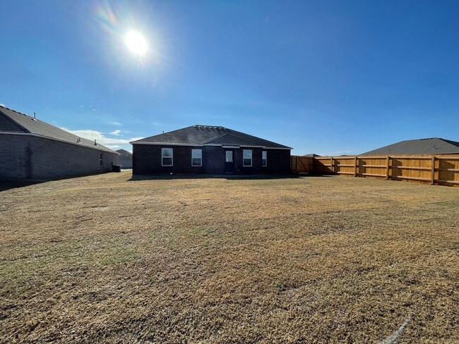 Building Photo - *Pre-leasing* Four Bedroom | Two Bath Home in Bixby