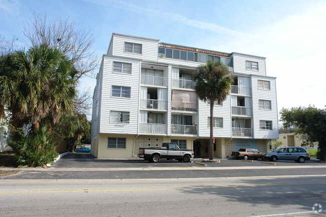 Primary Photo - Seabreeze Residencies Apartments