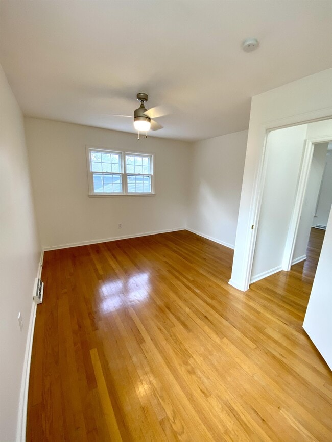 Building Photo - 9136 Switzer St