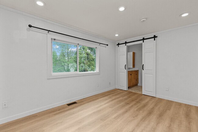 Building Photo - 4Bd Bothell Home!