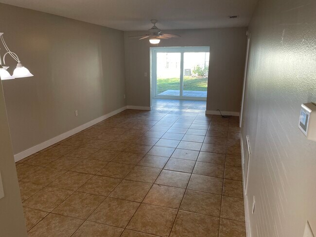 Standing in hall with back to front door - 2919 Wainwright Ct