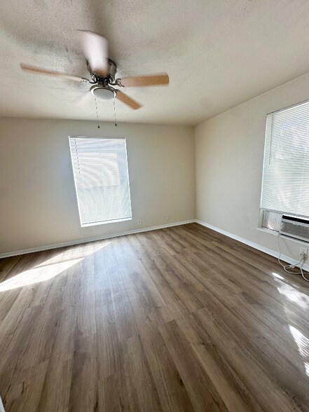Building Photo - 311 W Malone Ave