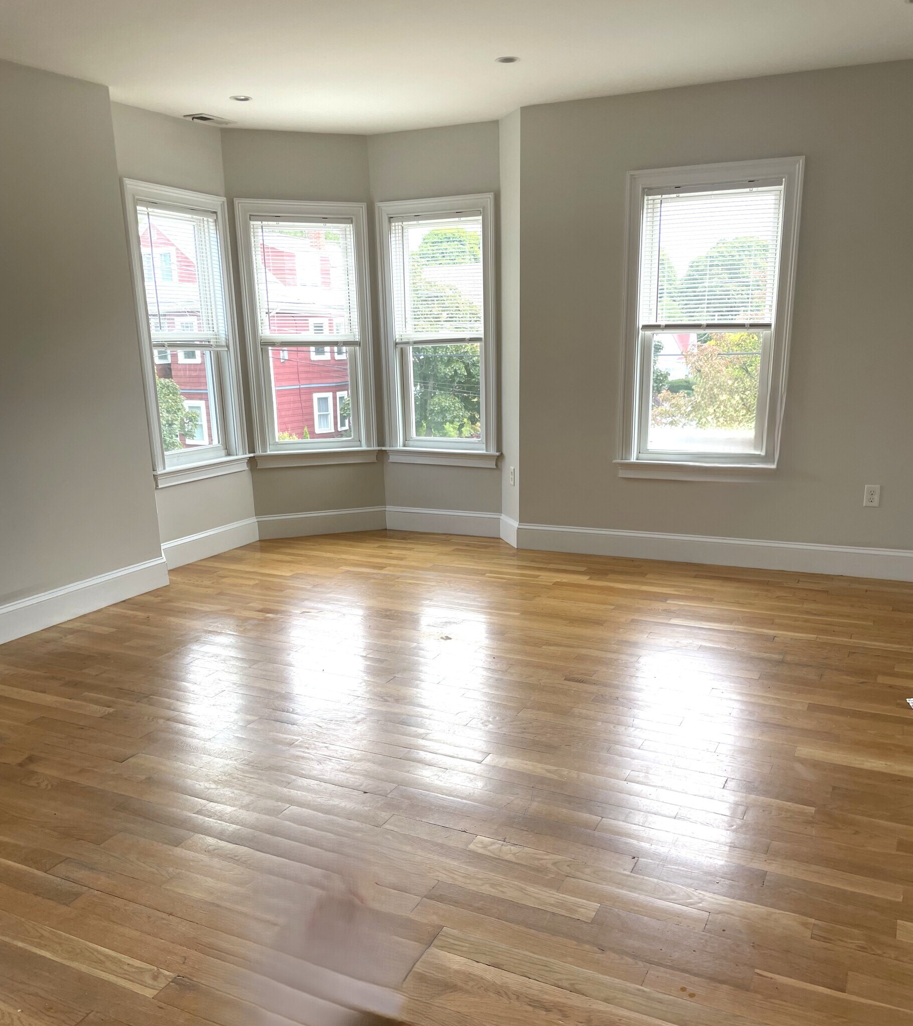 Building Photo - 57 Greenleaf Ave