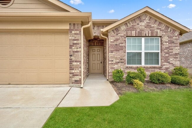 Building Photo - 5816 Roderick Dr