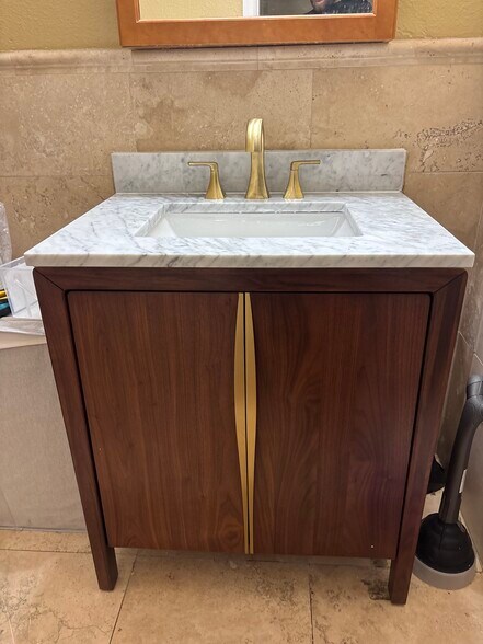 Building Photo - 405 Dunwoody St