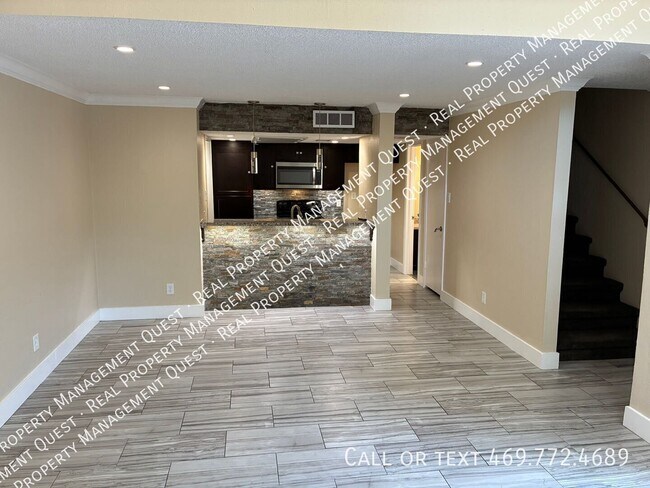 Building Photo - 4641 Country Creek Dr