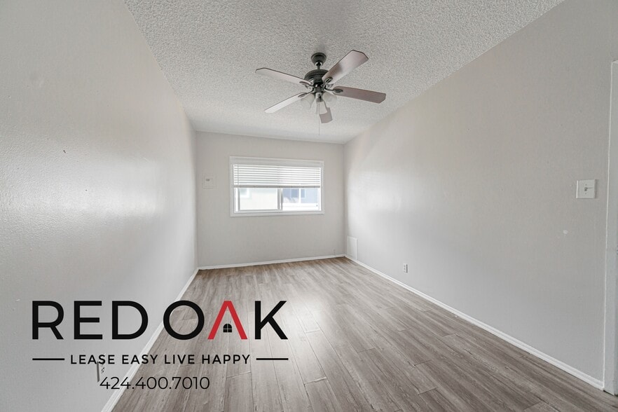 Building Photo - 2036 E Whiting Ave