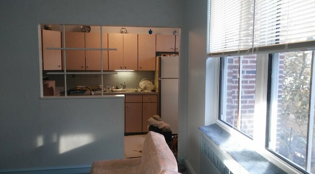 Looking at the kitchen from the spacious living room - 334 Richfield Rd
