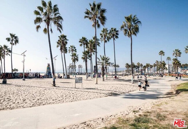 Building Photo - 45 Thornton Ave