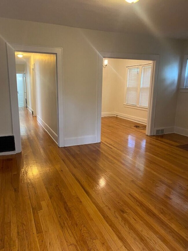 Building Photo - 1009 Euclid Ave