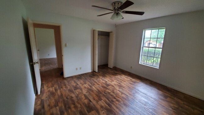 Building Photo - 309 Woodhaven Dr