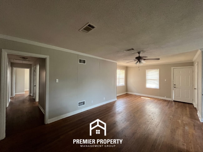 Building Photo - 5037 Woodlark Ave