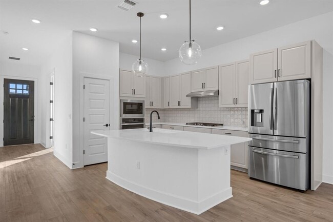 Building Photo - 5902 Rangeland Rd