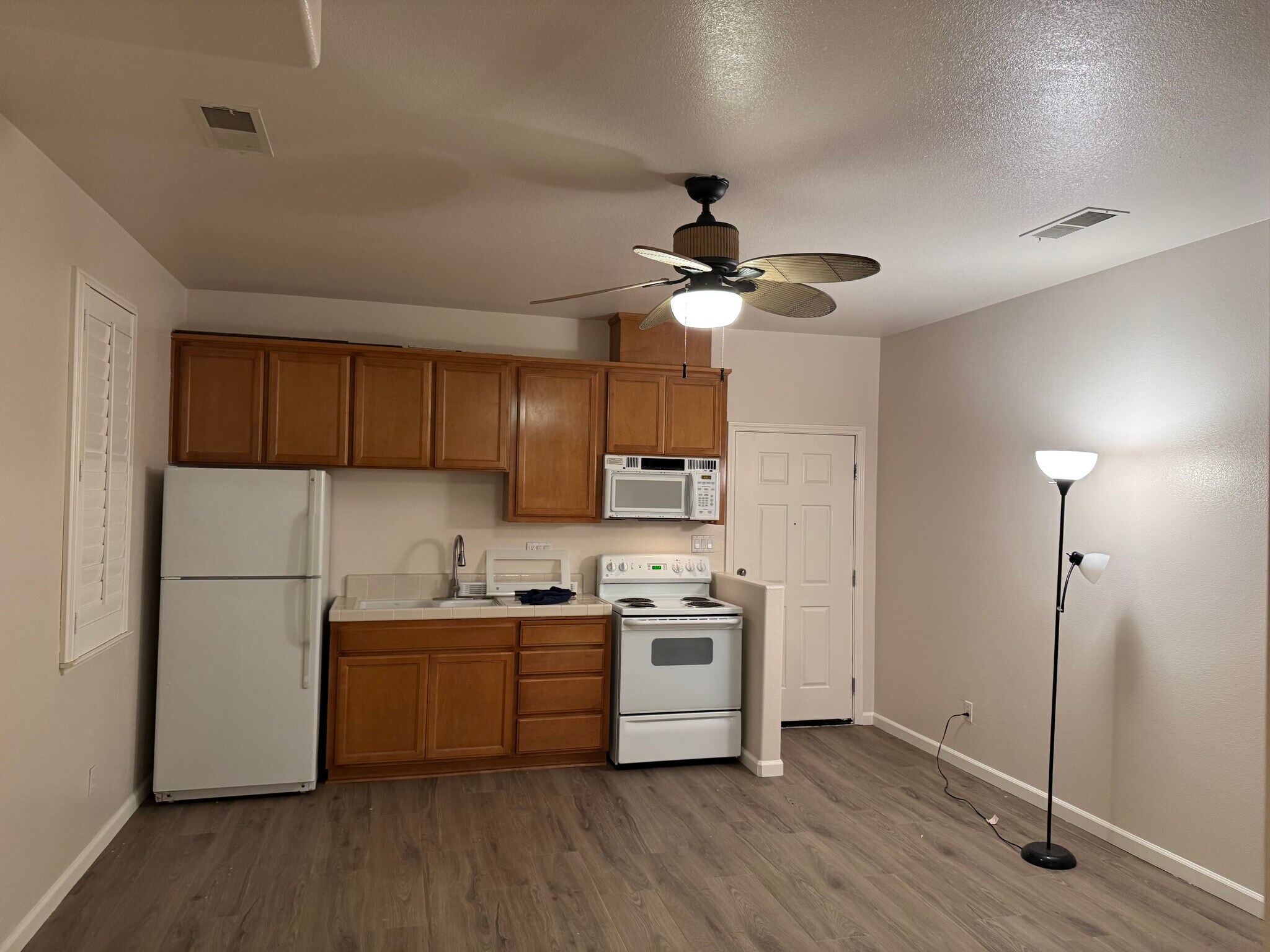 Building Photo - 606 Leah Ln