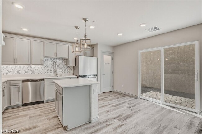 Building Photo - 305 Quail Dove Ave