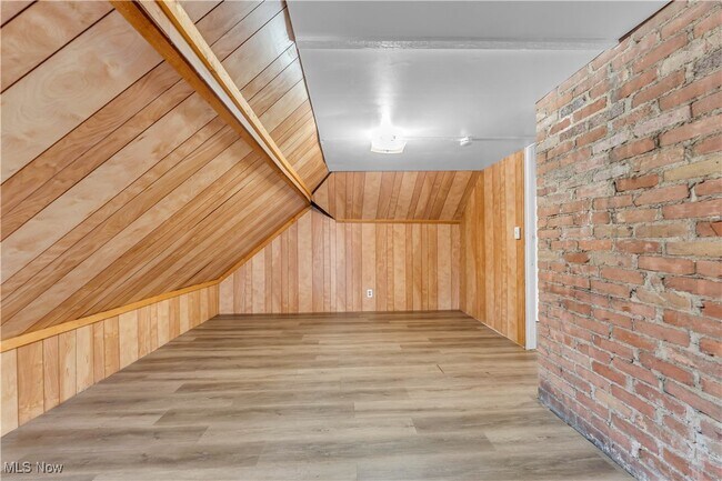 Building Photo - 2911 Ludlow Rd