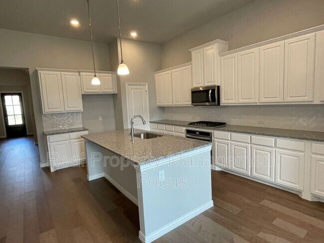 Building Photo - 13969 Falcon Ranch Dr