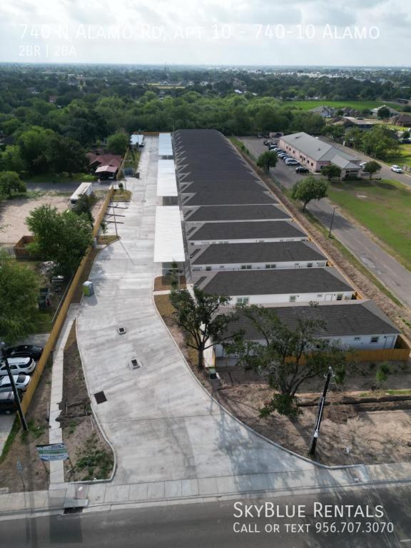 Building Photo - 740 N Alamo Rd