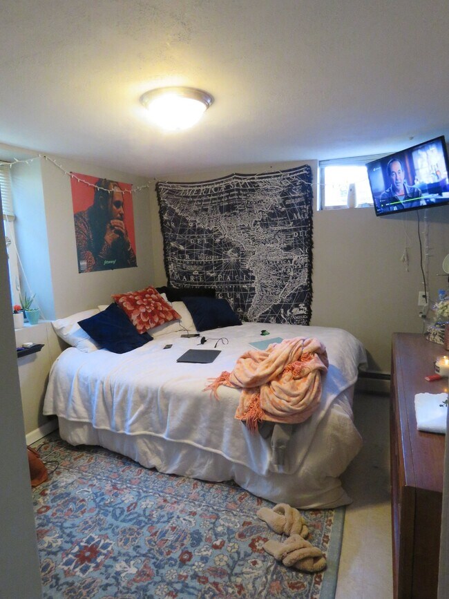 Building Photo - 1416 13th St S