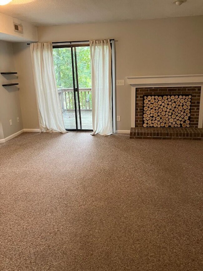 Building Photo - 121 Wrightsville West