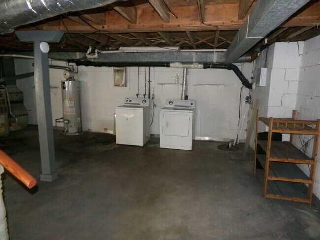 Building Photo - West Salem location