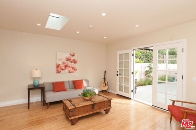 Building Photo - 4224 Beethoven St