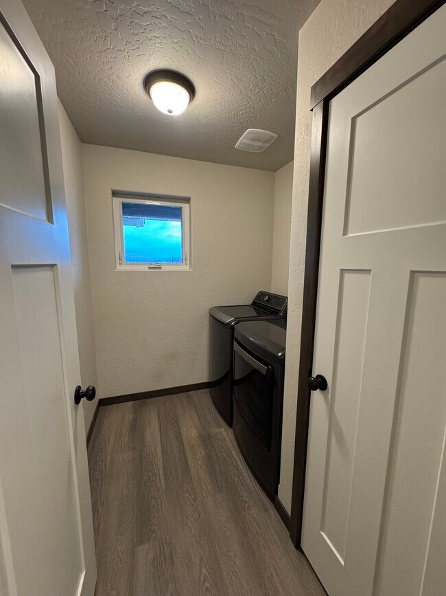 Building Photo - 12772 N Cavanaugh Dr