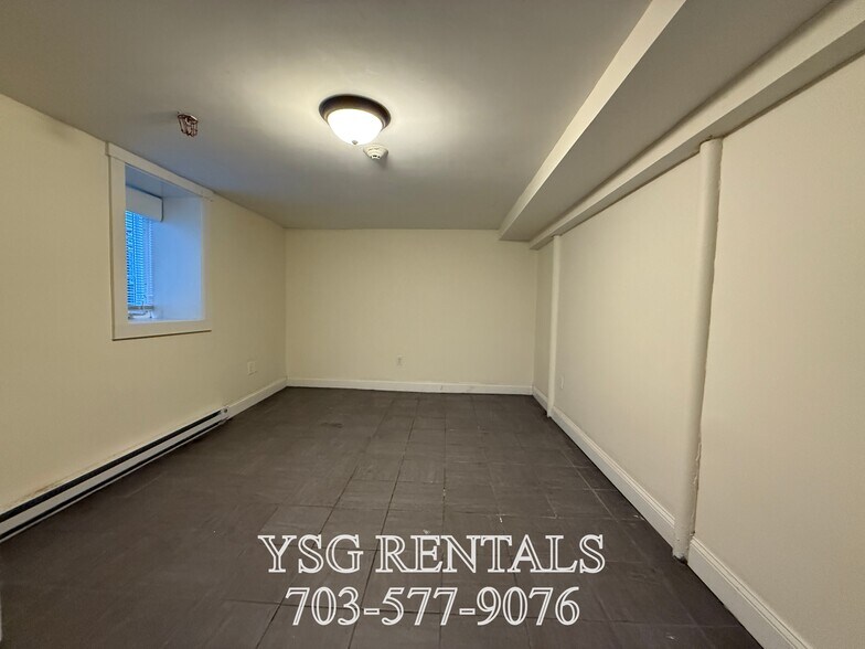 Building Photo - 24 Sunset St