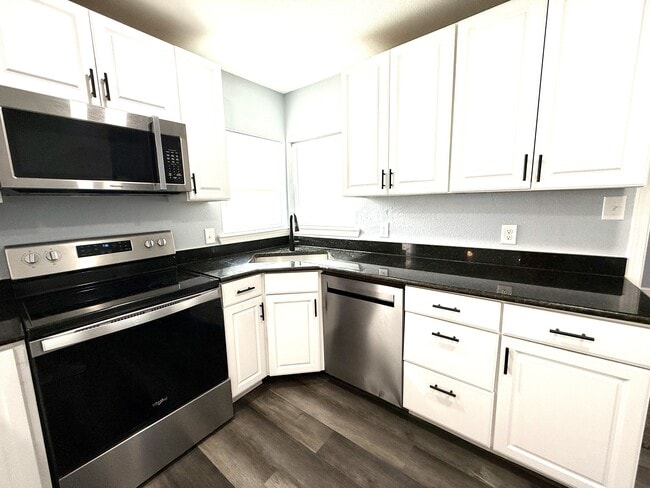 Building Photo - 1222 Hargrove St