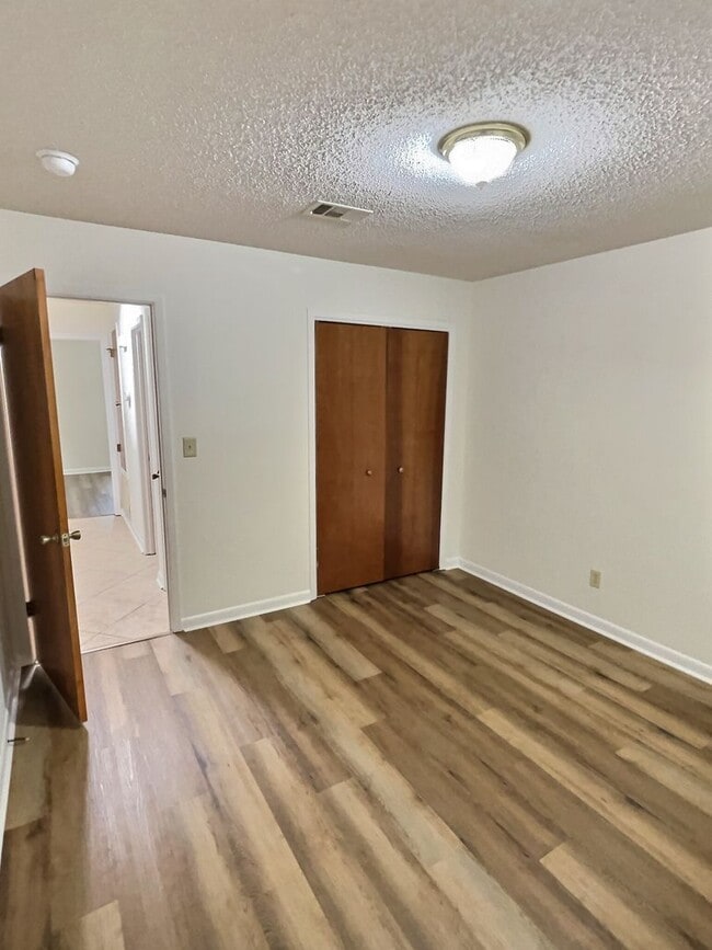 Building Photo - 3 BD 2 BA Home in the Ocean Springs School District