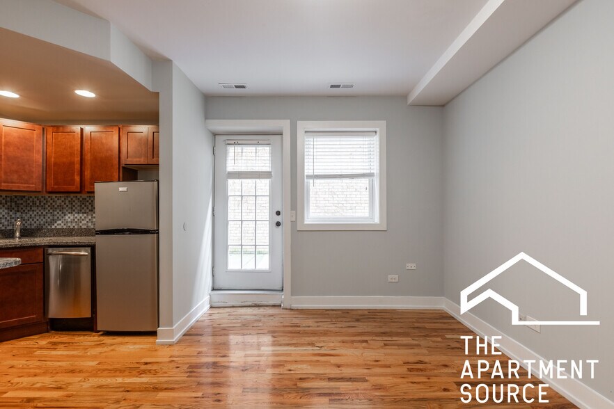 Building Photo - 556 W Arlington Pl