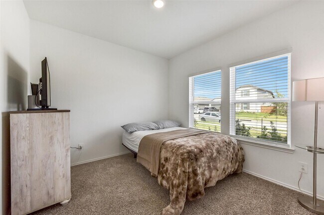 Building Photo - 4985 Blue Beetle Rdg Dr